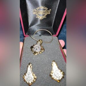 Crumrine vintage necklace & earring set